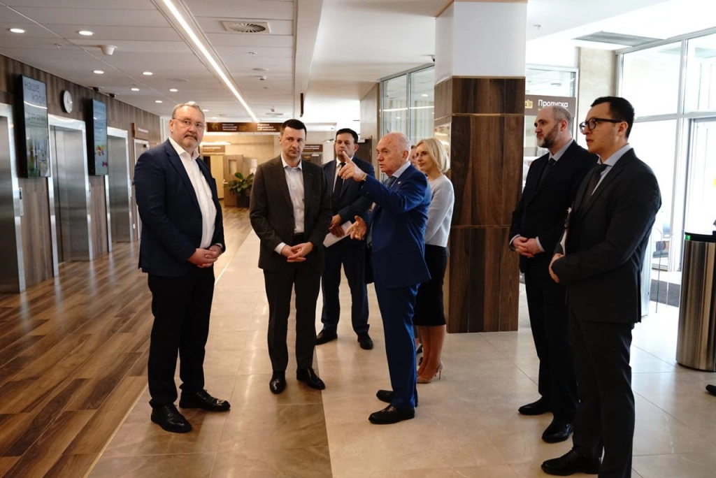 Министр здравоохранения Московской области познакомился с первой ядерной аптекой в регионе в Институте ядерной медицины в Химках Министр здравоохранения Московской области познакомился с первой ядерной аптекой в регионе в Институте ядерной медицины в Химках